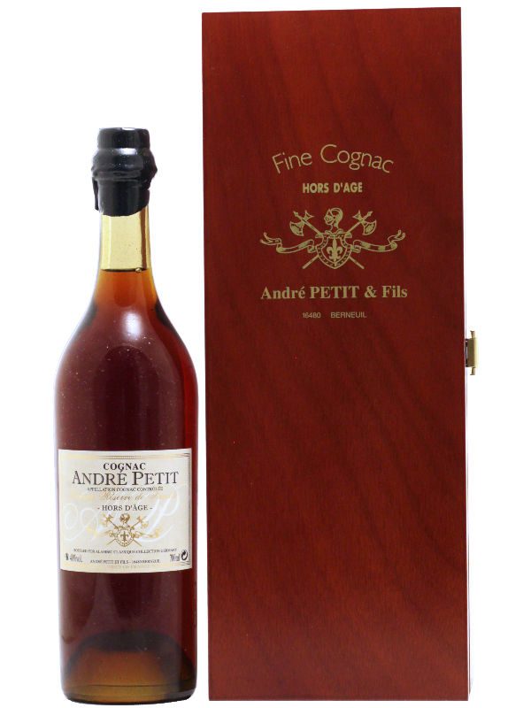 7165_Andre Petit Cognac Hors D´age in Holzkiste Cognac André Petit - Hors d`age - Alambic Classique Collection in Holzkiste