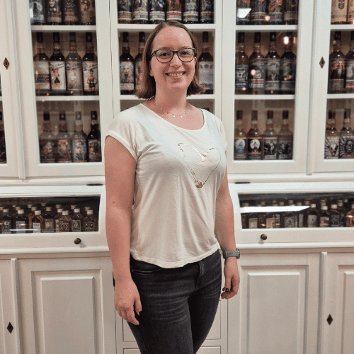 Alina - Finanz- und Personalmanagerin